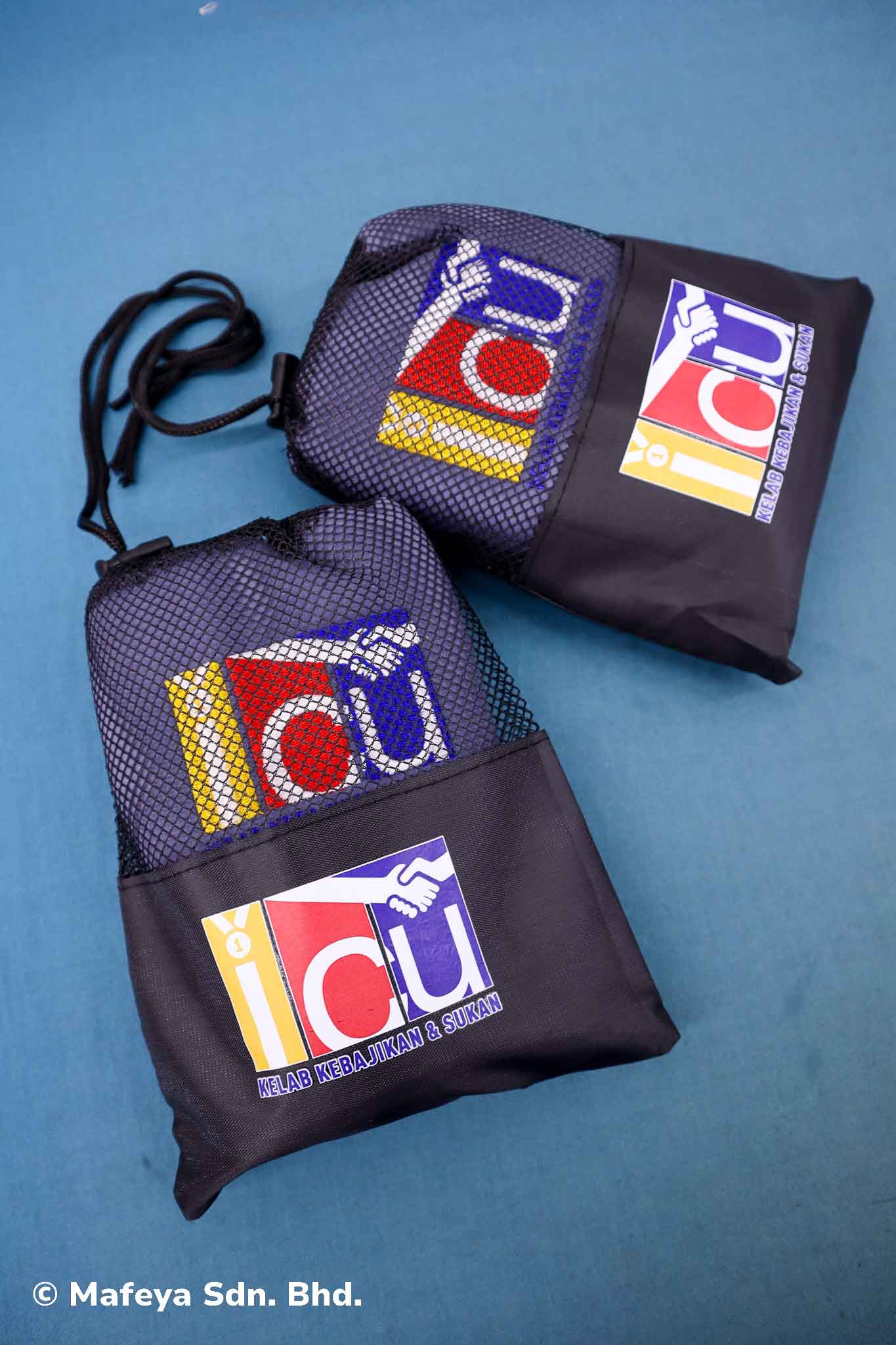 towel-and-pouch-gift-set
